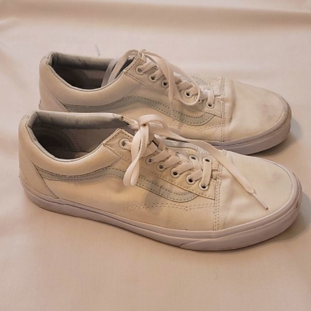 Vans off‎ the wall size 9.5 men 11.5 women